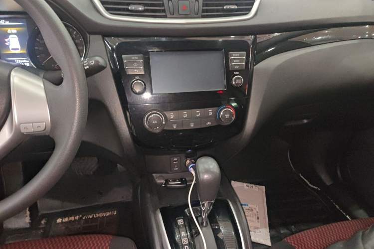 Used Nissan Qashqai 2017 2.0L CVT Elite Edition China V Standard Audio And AC Panel