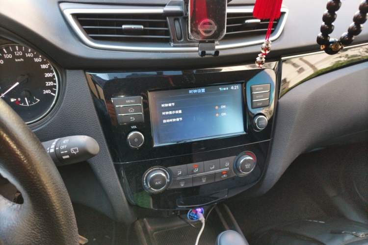Used Nissan Qashqai 2017 2.0L CVT Smart Enjoyment Version China V Standard Audio And AC Panel