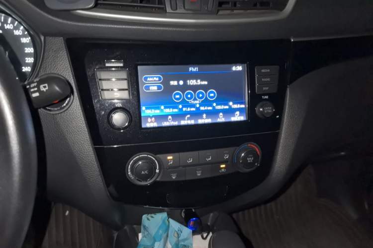 Used Nissan Qashqai 2017 2.0L CVT Luxury Edition China V Standard Audio And AC Panel