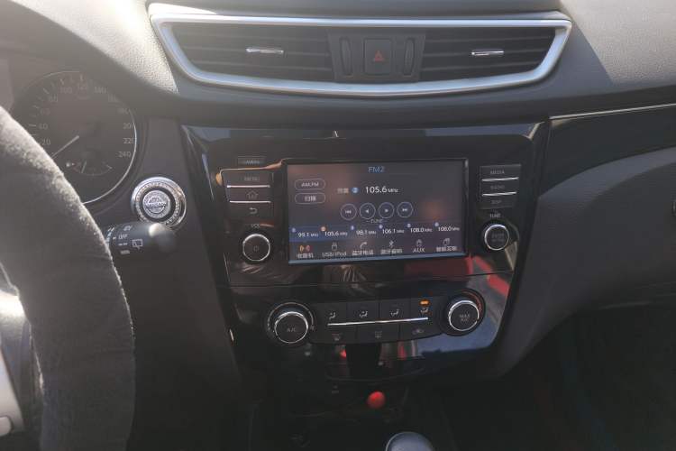Used Nissan Qashqai 2017 2.0L CVT Luxury Edition China V Standard Audio And AC Panel