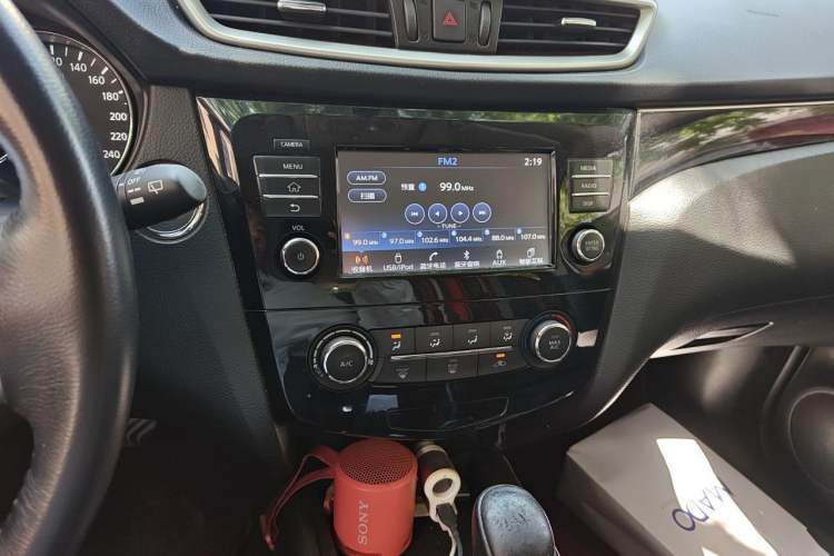 Used Nissan Qashqai 2017 2.0L CVT Luxury Edition China V Standard Audio And AC Panel