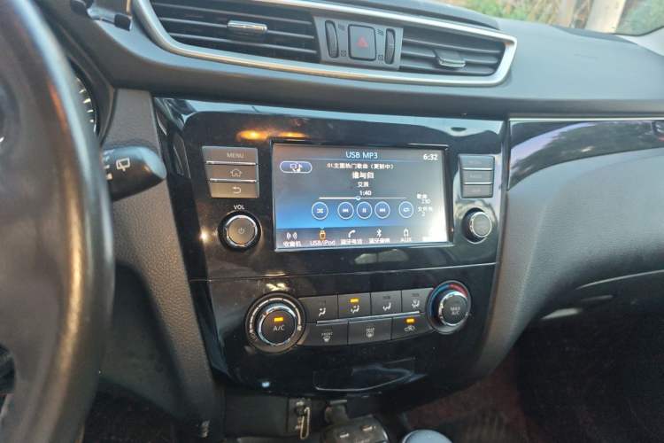 Used Nissan Qashqai 2017 2.0L CVT Smart Enjoyment Version China VI Standard Audio And AC Panel
