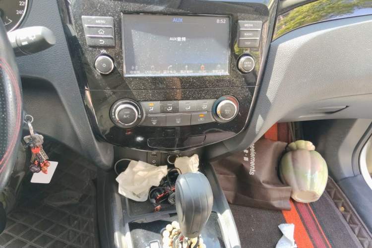 Used Nissan Qashqai 2017 2.0L CVT Smart Enjoyment Version China V Standard Audio And AC Panel