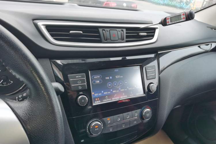 Used Nissan Qashqai 2017 2.0L CVT Smart Enjoyment Version China V Standard Audio And AC Panel