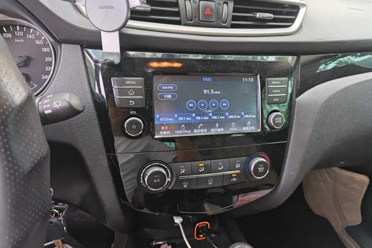 Used Nissan Qashqai 2017 2.0L CVT Elite Edition China V Standard Audio And AC Panel
