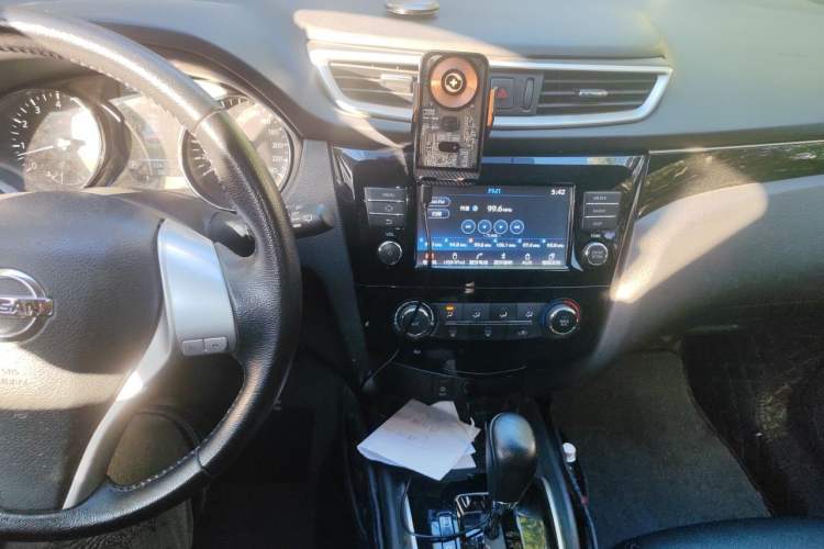 Used Nissan Qashqai 2017 2.0L CVT Smart Enjoyment Version China V Standard Audio And AC Panel