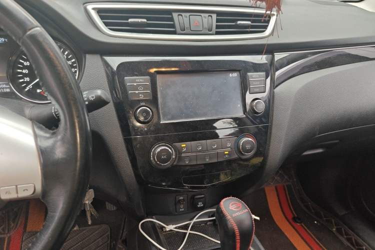 Used Nissan Qashqai 2017 2.0L CVT Smart Enjoyment Version China V Standard Audio And AC Panel