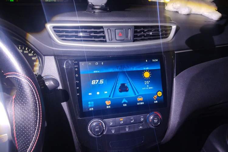 Used Nissan Qashqai 2017 2.0L CVT Luxury Edition China V Standard Audio And AC Panel