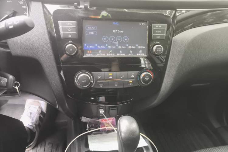 Used Nissan Qashqai 2017 2.0L CVT Smart Enjoyment Version China V Standard Audio And AC Panel