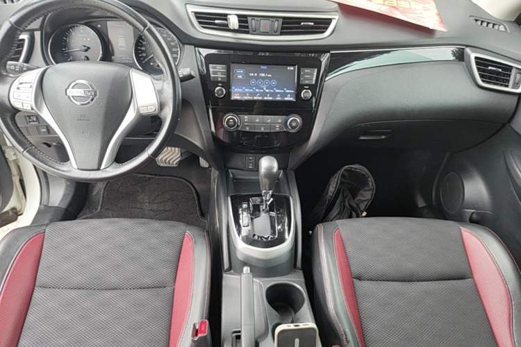 Used Nissan Qashqai 2017 2.0L CVT Smart Enjoyment Version China V Standard Audio And AC Panel
