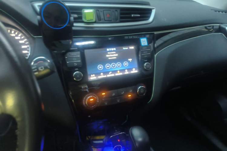 Used Nissan Qashqai 2017 2.0L CVT Luxury Edition China V Standard Audio And AC Panel