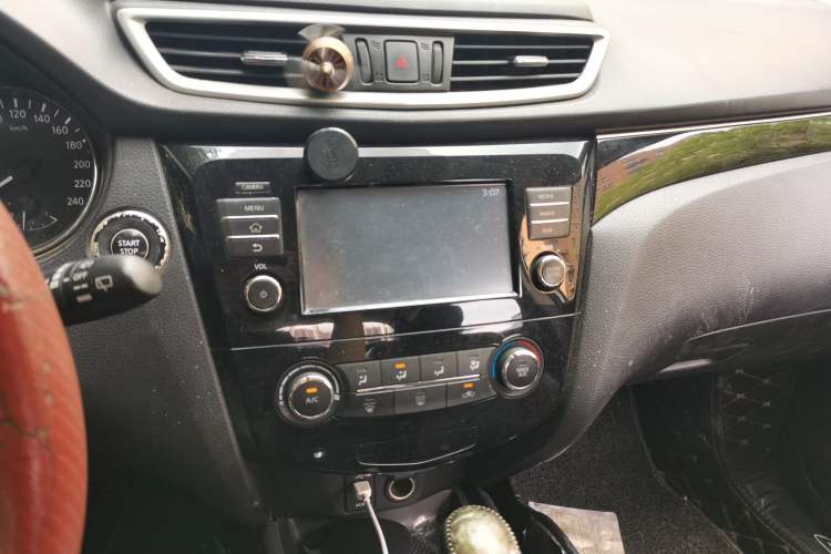 Used Nissan Qashqai 2017 2.0L CVT Luxury Edition China VI Standard Audio And AC Panel