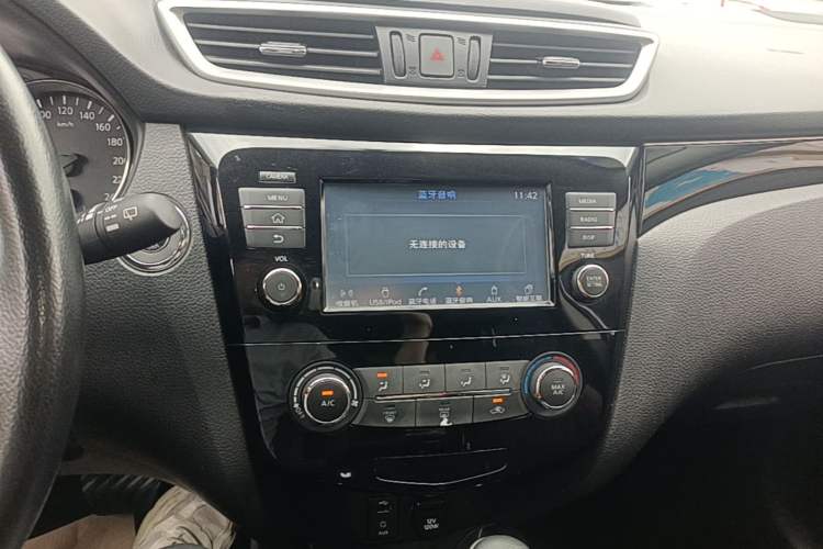 Used Nissan Qashqai 2017 2.0L CVT Luxury Edition China V Standard Audio And AC Panel