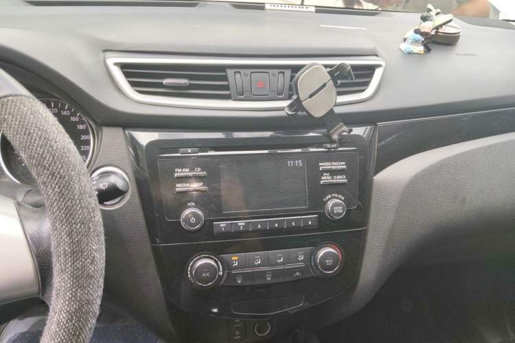 Used Nissan Qashqai 2017 2.0L CVT Luxury Edition China V Standard Audio And AC Panel