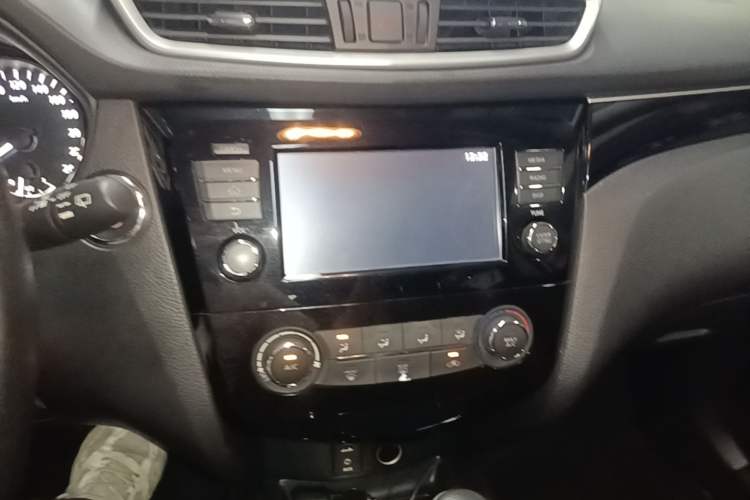 Used Nissan Qashqai 2017 2.0L CVT Luxury Edition China V Standard Audio And AC Panel