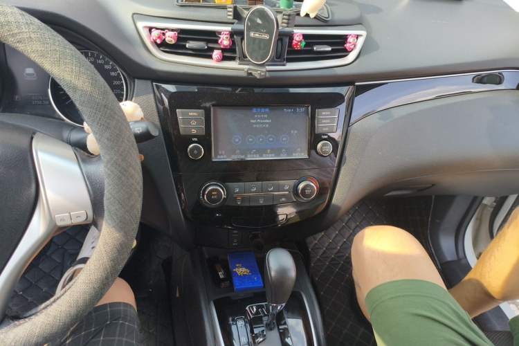 Used Nissan Qashqai 2017 2.0L CVT Smart Enjoyment Version China V Standard Audio And AC Panel