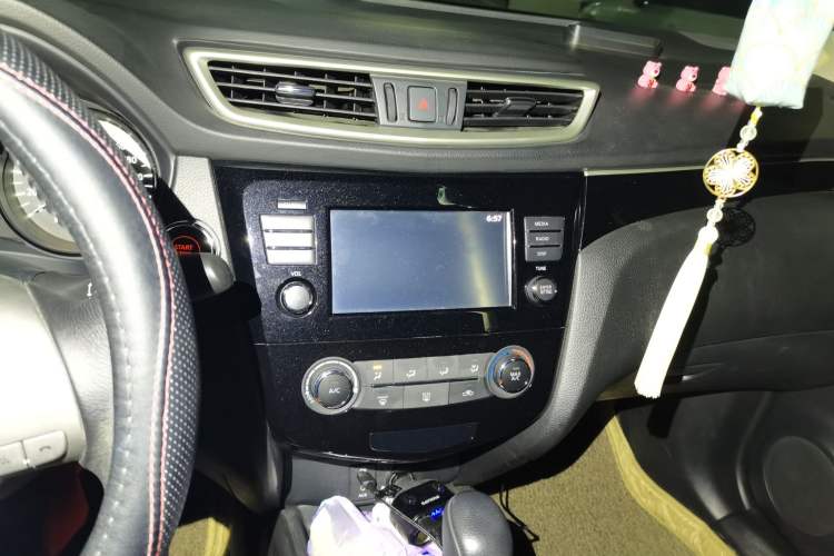 Used Nissan Qashqai 2017 2.0L CVT Luxury Edition China VI Standard Audio And AC Panel