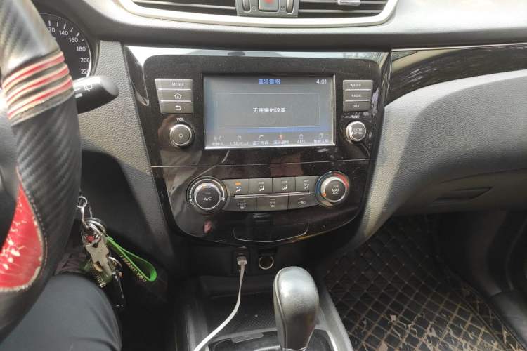Used Nissan Qashqai 2017 2.0L CVT Smart Enjoyment Version China V Standard Audio And AC Panel