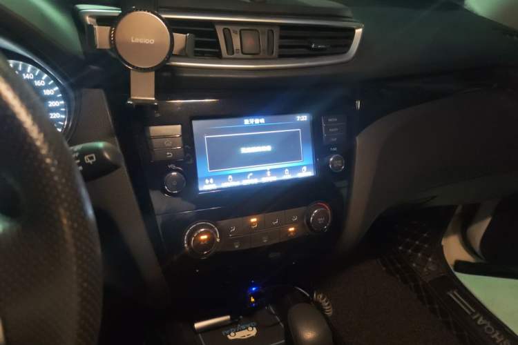 Used Nissan Qashqai 2017 2.0L CVT Elite Edition China V Standard Audio And AC Panel