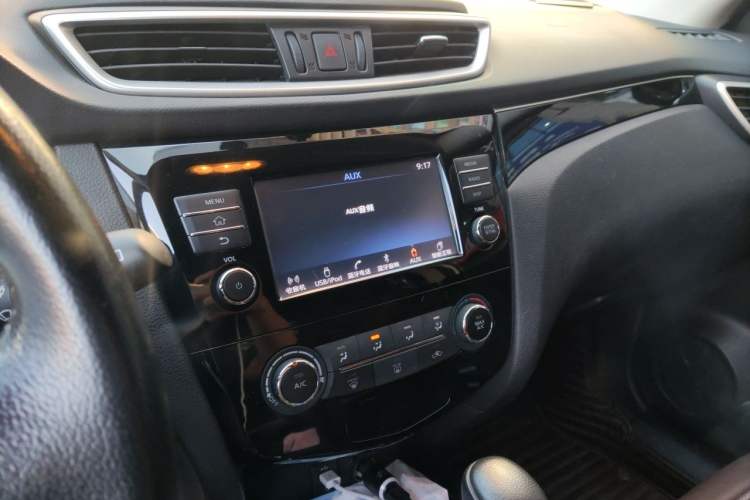 Used Nissan Qashqai 2017 2.0L CVT Smart Enjoyment Version China V Standard Audio And AC Panel