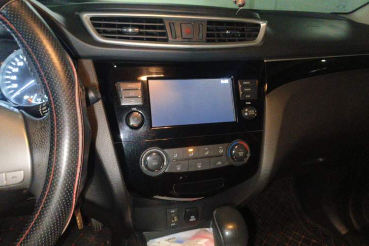 Used Nissan Qashqai 2017 2.0L CVT Smart Enjoyment Version China VI Standard Audio And AC Panel