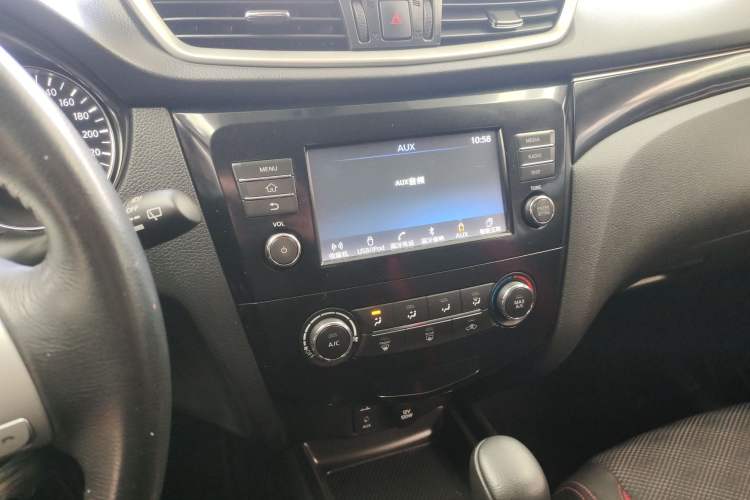 Used Nissan Qashqai 2017 2.0L CVT Smart Enjoyment Version China V Standard Audio And AC Panel
