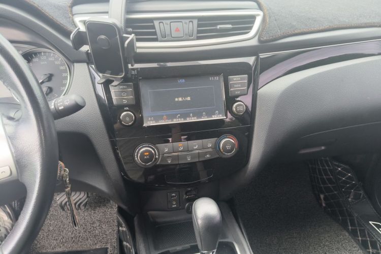 Used Nissan Qashqai 2017 2.0L CVT Smart Enjoyment Version China V Standard Audio And AC Panel