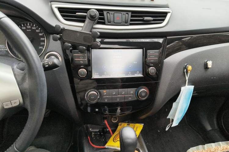 Used Nissan Qashqai 2017 2.0L CVT Luxury Edition China V Standard Audio And AC Panel