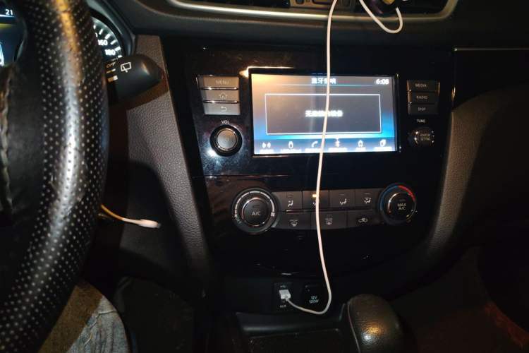 Used Nissan Qashqai 2017 2.0L CVT Smart Enjoyment Version China V Standard Audio And AC Panel
