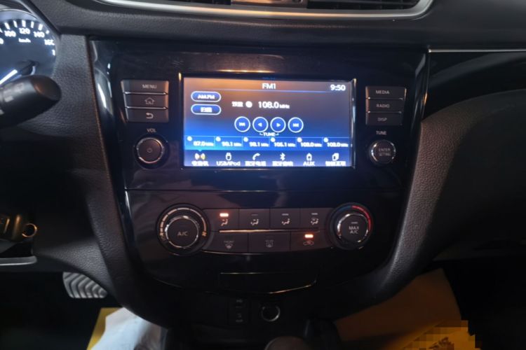 Used Nissan Qashqai 2017 2.0L CVT Smart Enjoyment Version China V Standard Audio And AC Panel