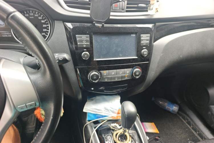Used Nissan Qashqai 2017 2.0L CVT Elite Edition China V Standard Audio And AC Panel