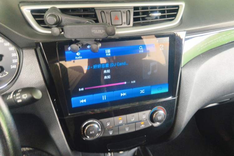 Used Nissan Qashqai 2017 2.0L CVT Smart Enjoyment Version China V Standard Audio And AC Panel