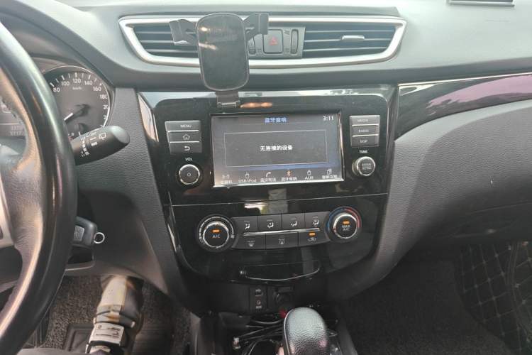 Used Nissan Qashqai 2017 2.0L CVT Smart Enjoyment Version China V Standard Audio And AC Panel