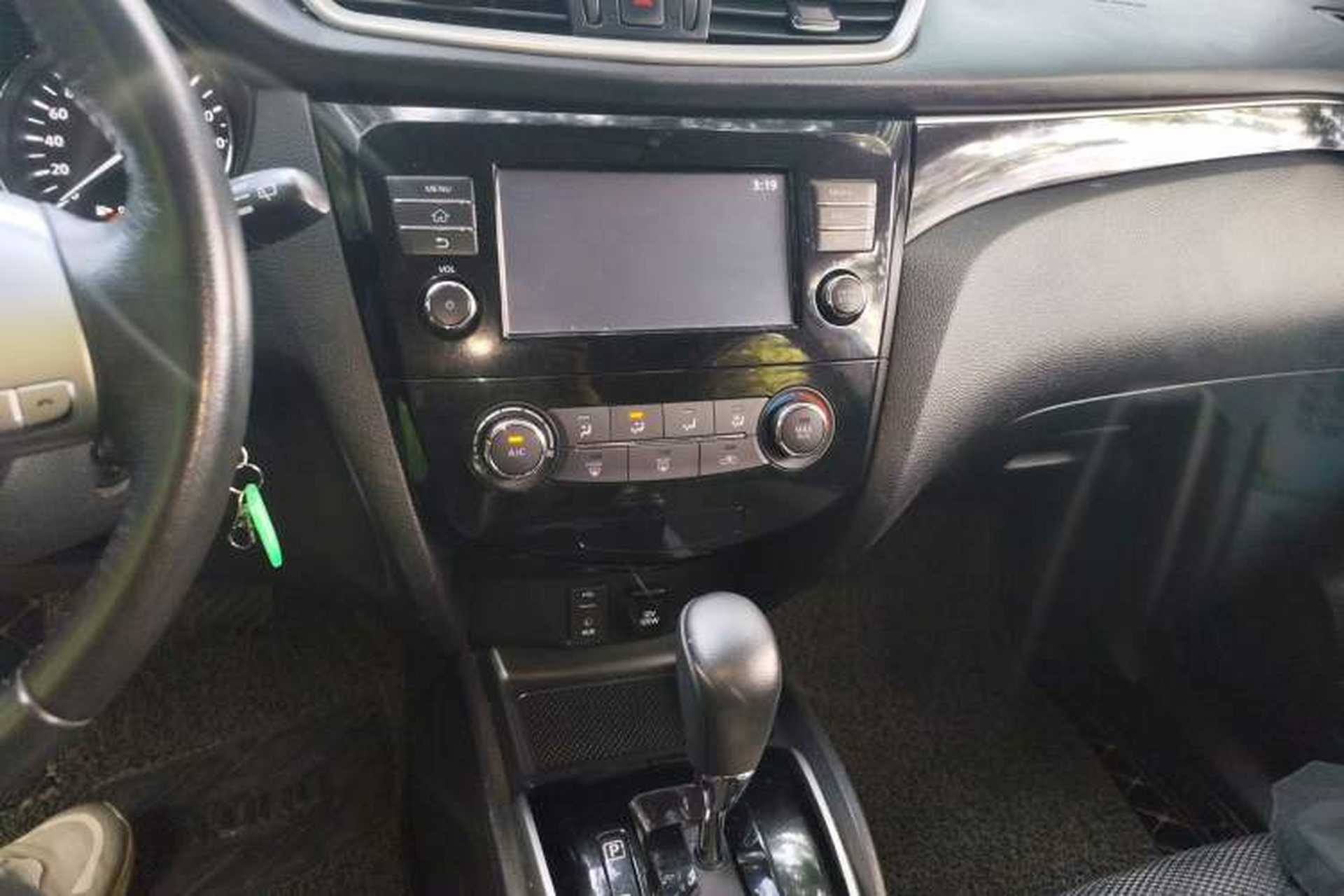 Used Nissan Qashqai 2017 2.0L CVT Smart Enjoyment Version China V Standard Audio And AC Panel