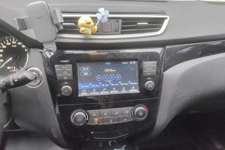 Used Nissan Qashqai 2017 2.0L CVT Luxury Edition China V Standard Audio And AC Panel