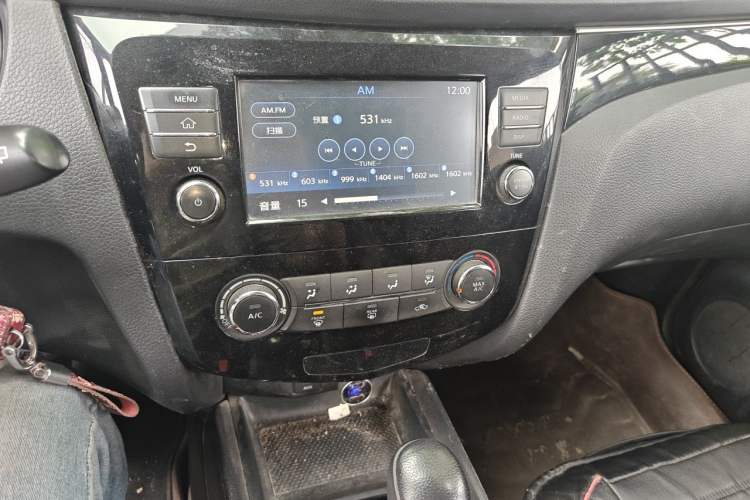 Used Nissan Qashqai 2017 2.0L CVT Smart Enjoyment Version China V Standard Audio And AC Panel