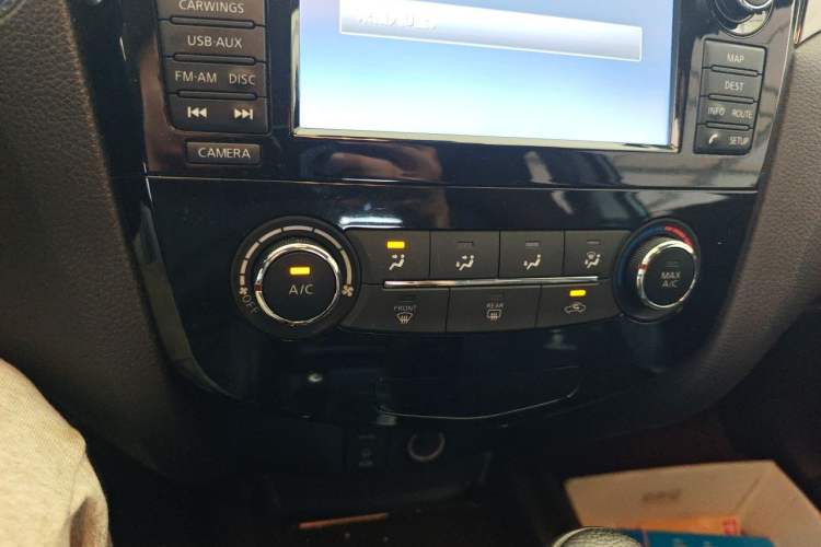 Used Nissan Qashqai 2017 2.0L CVT Flagship Edition China V Standard Audio And AC Panel