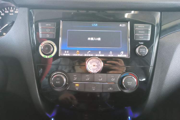 Used Nissan Qashqai 2017 2.0L CVT Elite Edition China V Standard Audio And AC Panel