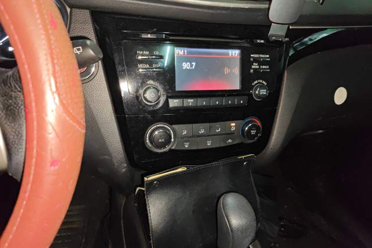 Used Nissan Qashqai 2017 2.0L CVT Luxury Edition China V Standard Audio And AC Panel