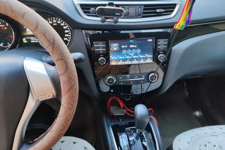 Used Nissan Qashqai 2017 2.0L CVT Smart Enjoyment Version China V Standard Audio And AC Panel