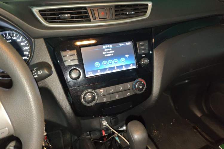 Used Nissan Qashqai 2017 2.0L CVT Elite Edition China V Standard Audio And AC Panel