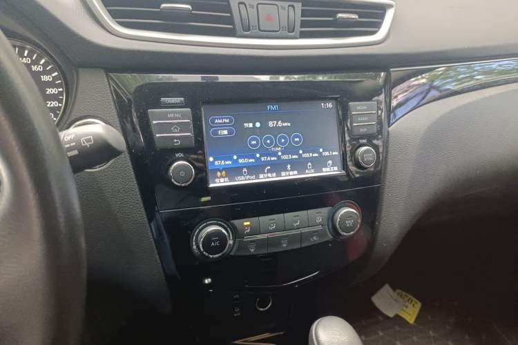 Used Nissan Qashqai 2017 2.0L CVT Luxury Edition China V Standard Audio And AC Panel