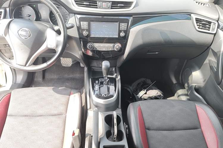 Used Nissan Qashqai 2017 2.0L CVT Smart Enjoyment Version China V Standard Audio And AC Panel