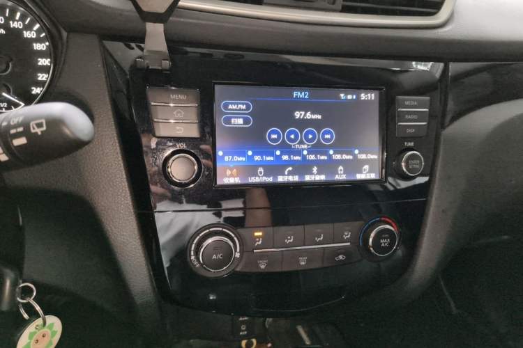 Used Nissan Qashqai 2017 2.0L CVT Elite Edition China V Standard Audio And AC Panel