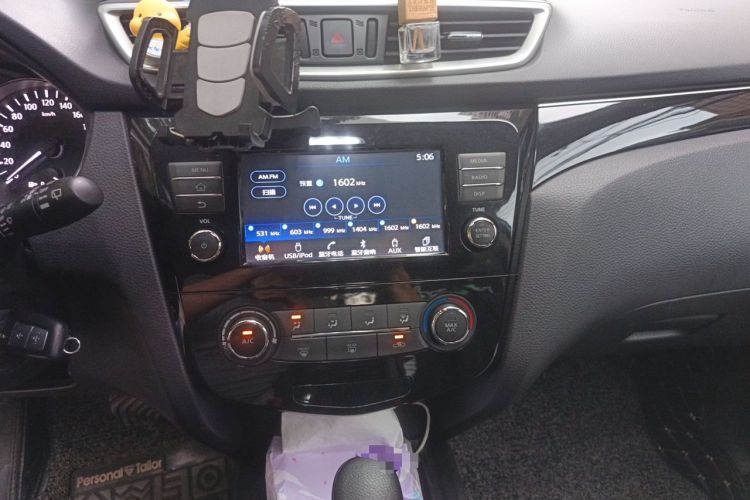 Used Nissan Qashqai 2017 2.0L CVT Smart Enjoyment Version China V Standard Audio And AC Panel