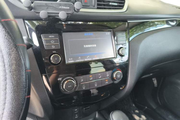 Used Nissan Qashqai 2017 2.0L CVT Smart Enjoyment Version China V Standard Audio And AC Panel