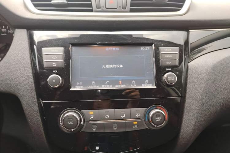 Used Nissan Qashqai 2017 2.0L CVT Smart Enjoyment Version China V Standard Audio And AC Panel