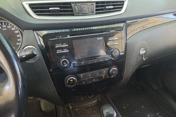 Used Nissan Qashqai 2017 2.0L CVT Luxury Edition China V Standard Audio And AC Panel