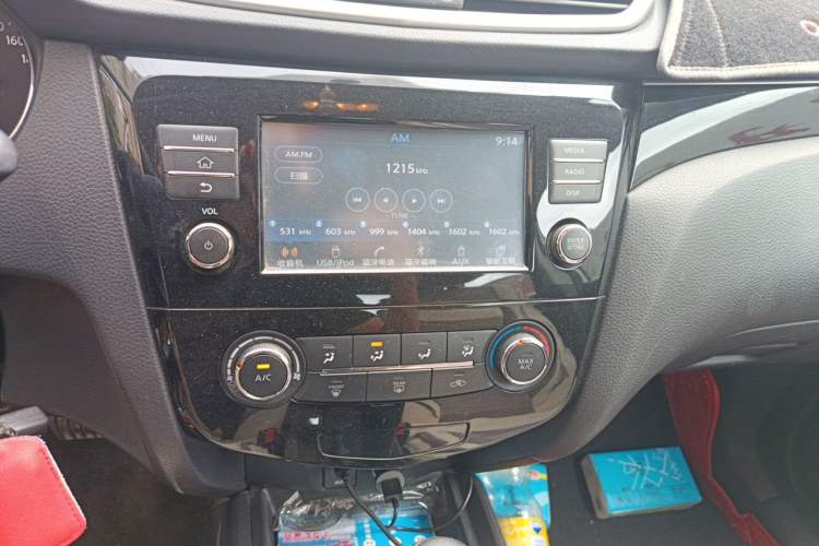 Used Nissan Qashqai 2017 2.0L CVT Smart Enjoyment Version China V Standard Audio And AC Panel