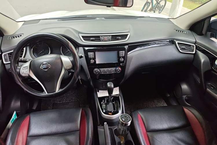 Used Nissan Qashqai 2017 2.0L CVT Smart Enjoyment Version China V Standard Center Console